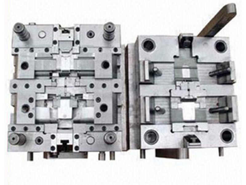 铜鼓精密塑料模-07